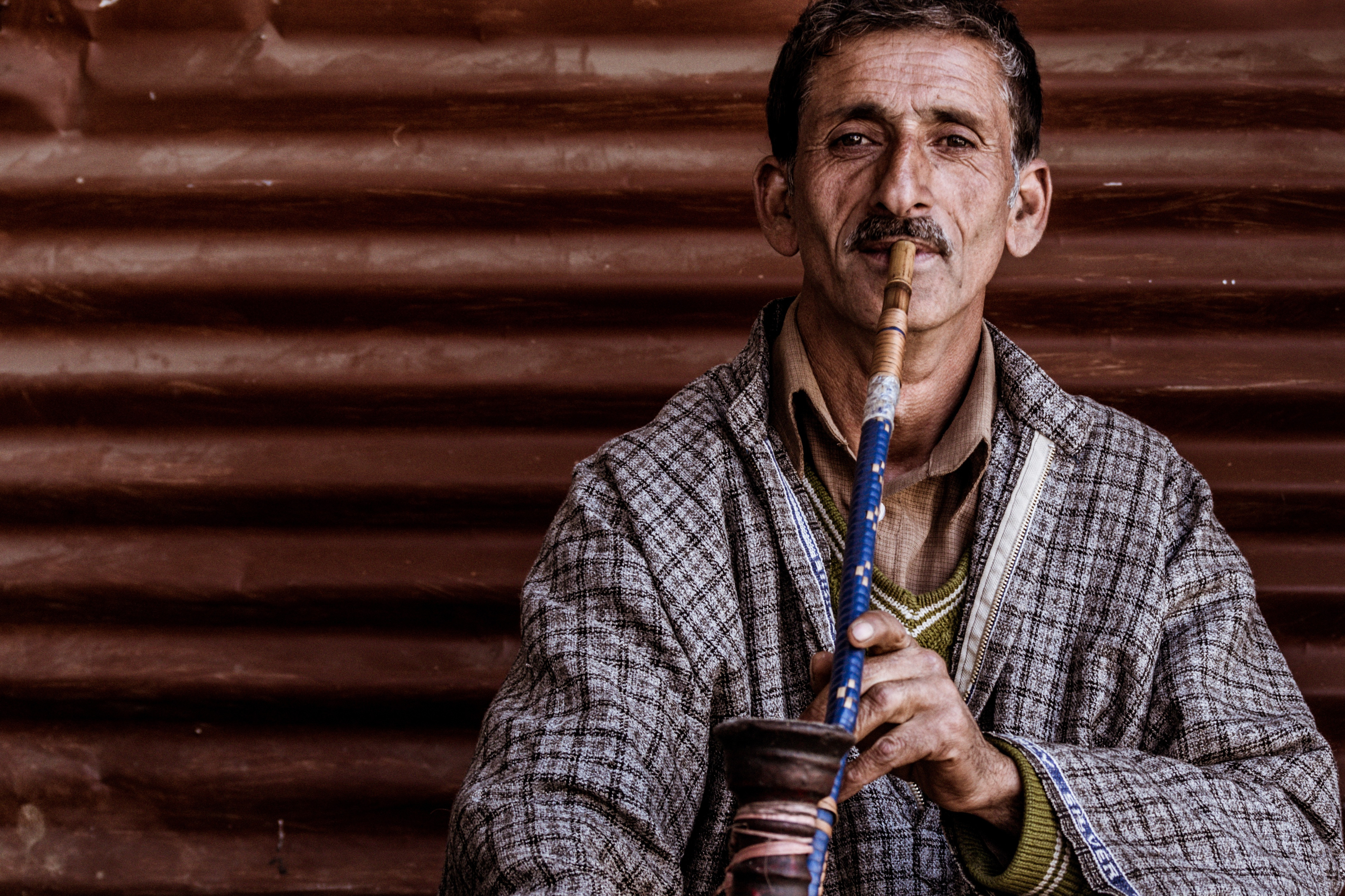 Hookah guide - How do you light and smoke a hookah?